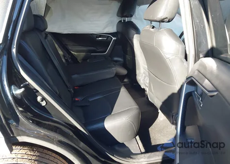 2020 Toyota Rav4 Xle z USA, uszkodzony, nr VIN 2T3W1RFV2LW065687